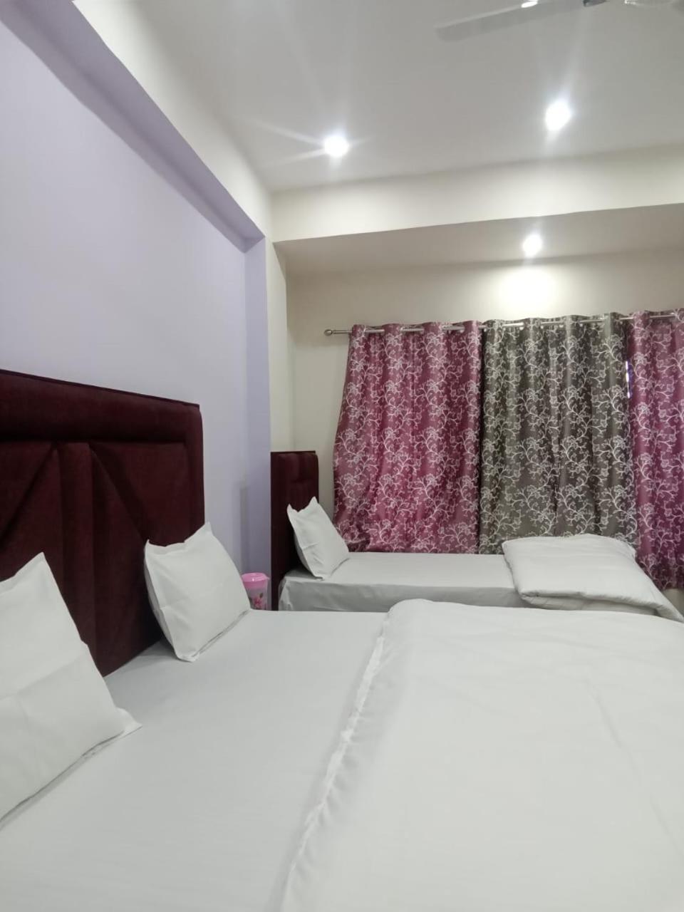 Dixit Residency Hotell Vrindāvan Eksteriør bilde