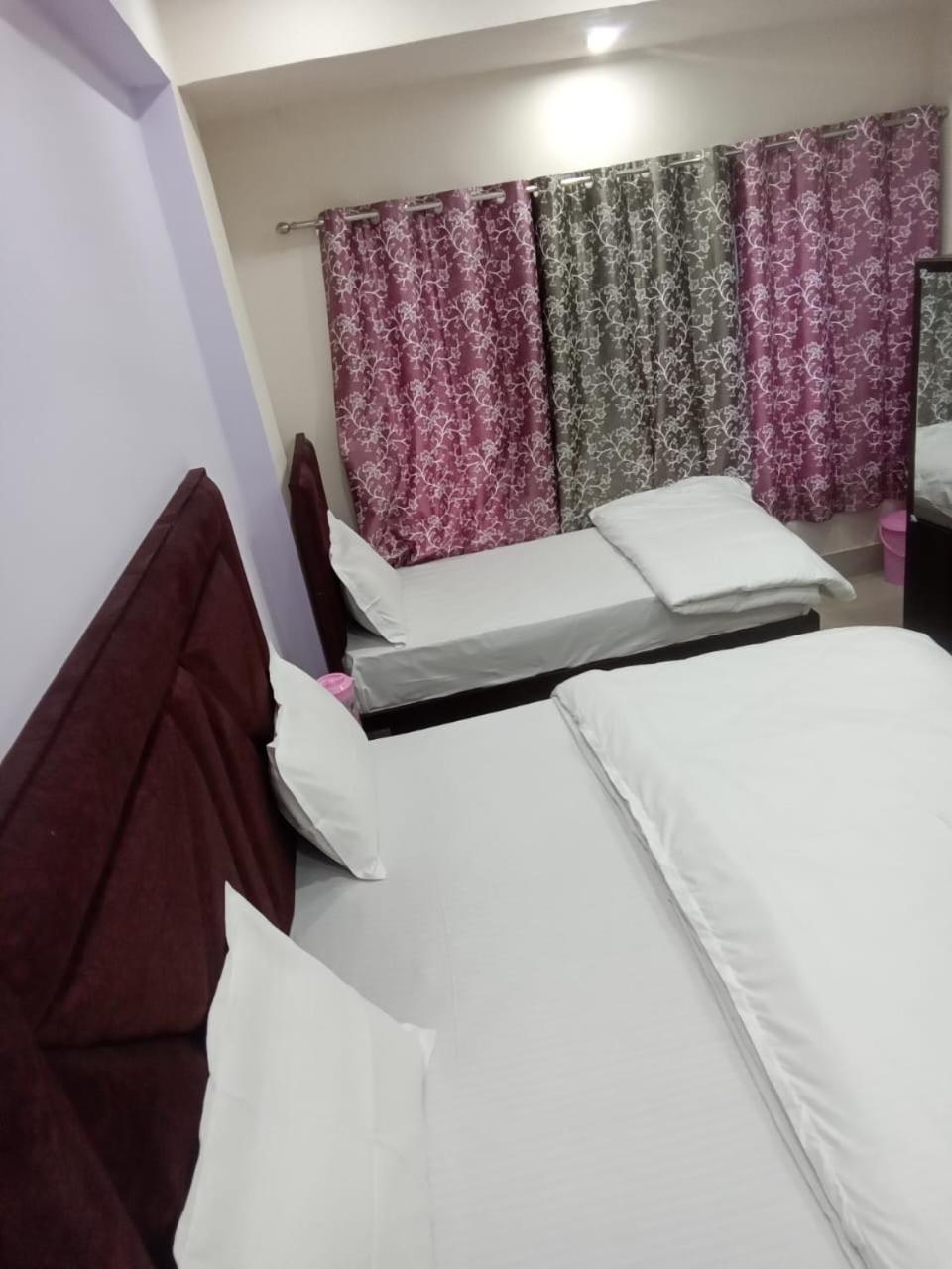 Dixit Residency Hotell Vrindāvan Eksteriør bilde